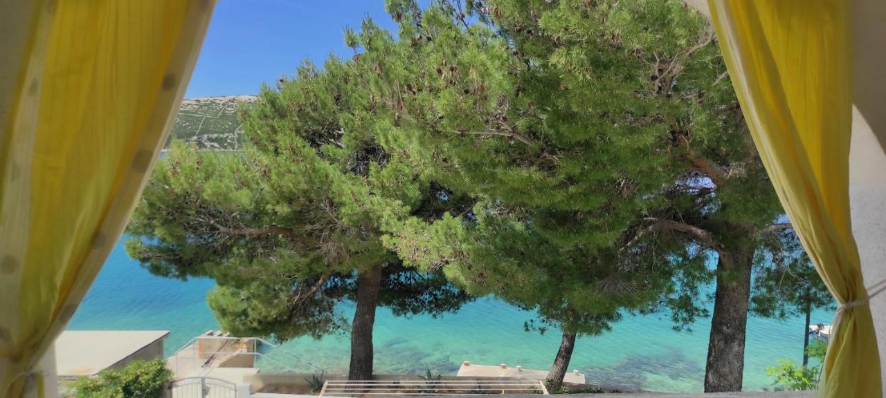Sea Breeze Apartments With Private Beach And Boat Anchorage Stara Novalja Exterior foto