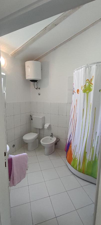 Sea Breeze Apartments With Private Beach And Boat Anchorage Stara Novalja Exterior foto