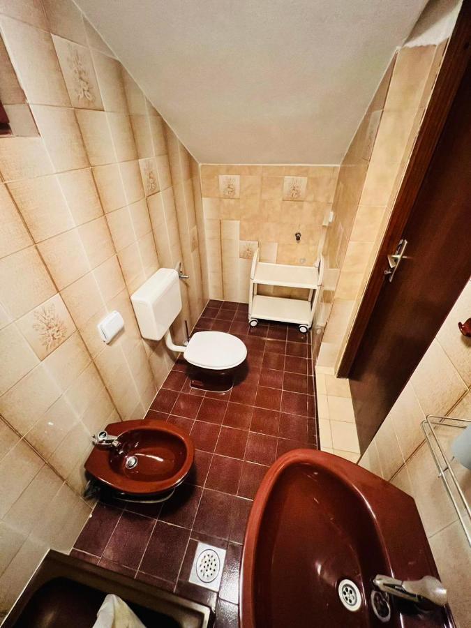 Sea Breeze Apartments With Private Beach And Boat Anchorage Stara Novalja Exterior foto