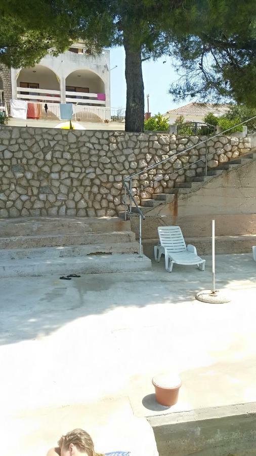 Sea Breeze Apartments With Private Beach And Boat Anchorage Stara Novalja Exterior foto